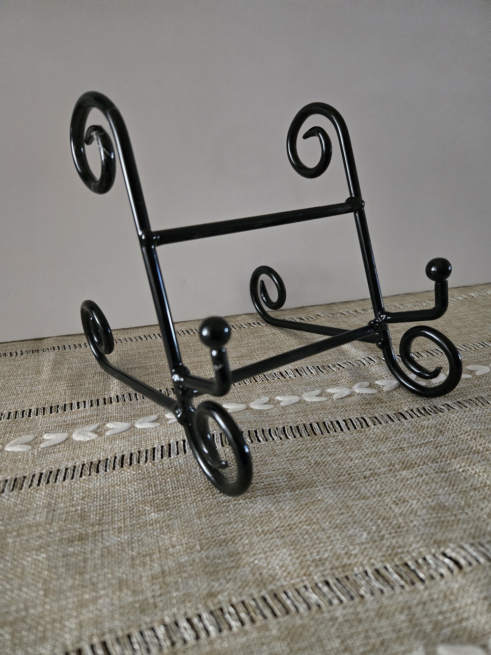 Black Scroll Decorative Metal Easel Display Plate, Bowl, Frame Or Cookbook Stand